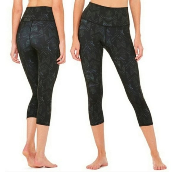 NEW ALO Yoga High Waist Rise Airbrush Printed Cropped Capri Legging Black Indio - Picture 3 of 12